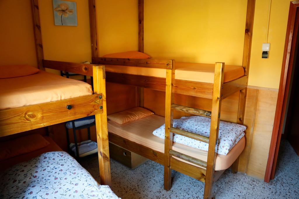 La Closa Hostel Castellar De N'Hug Exterior photo