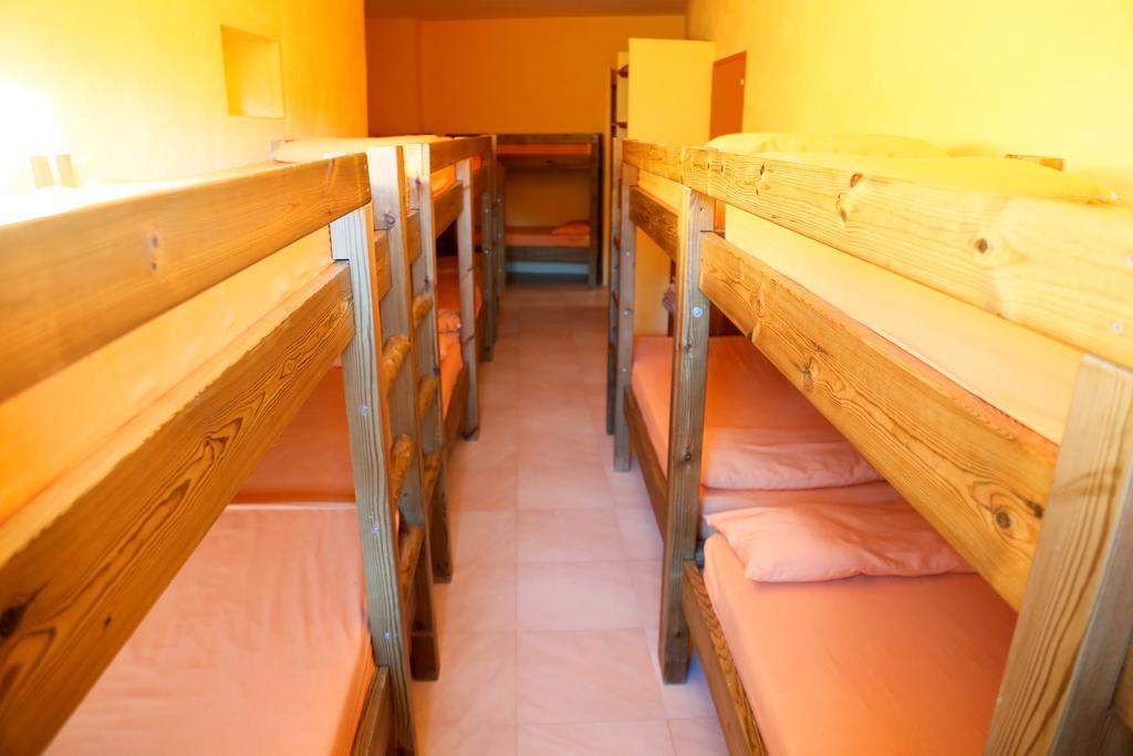 La Closa Hostel Castellar De N'Hug Exterior photo