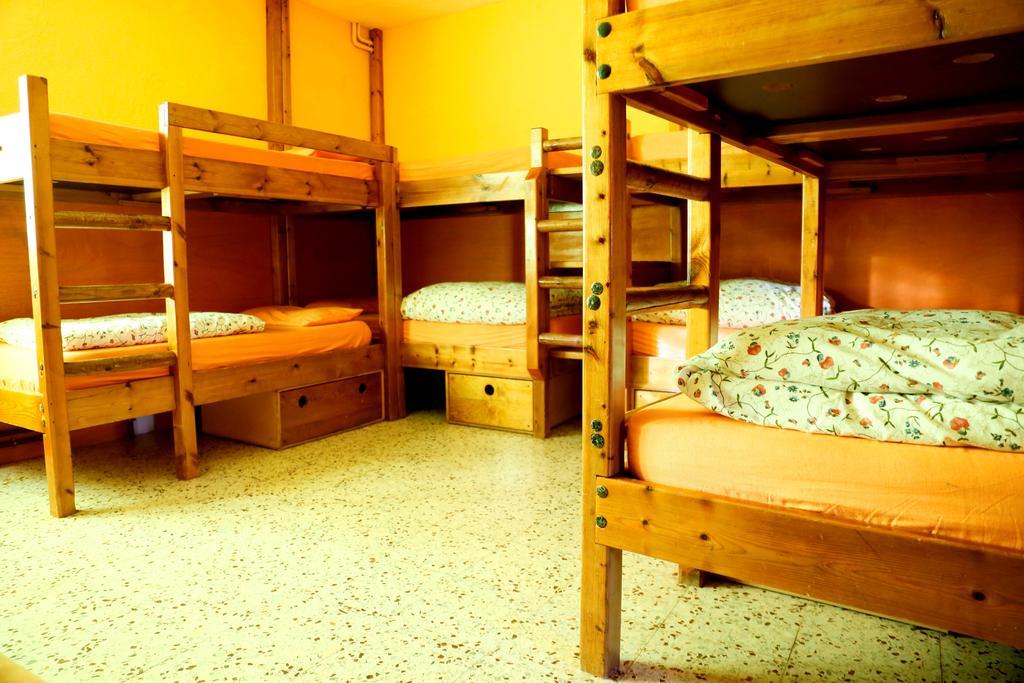 La Closa Hostel Castellar De N'Hug Exterior photo