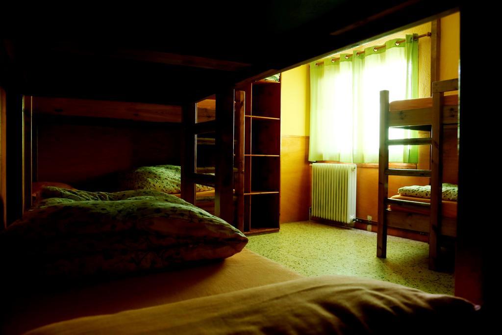 La Closa Hostel Castellar De N'Hug Exterior photo